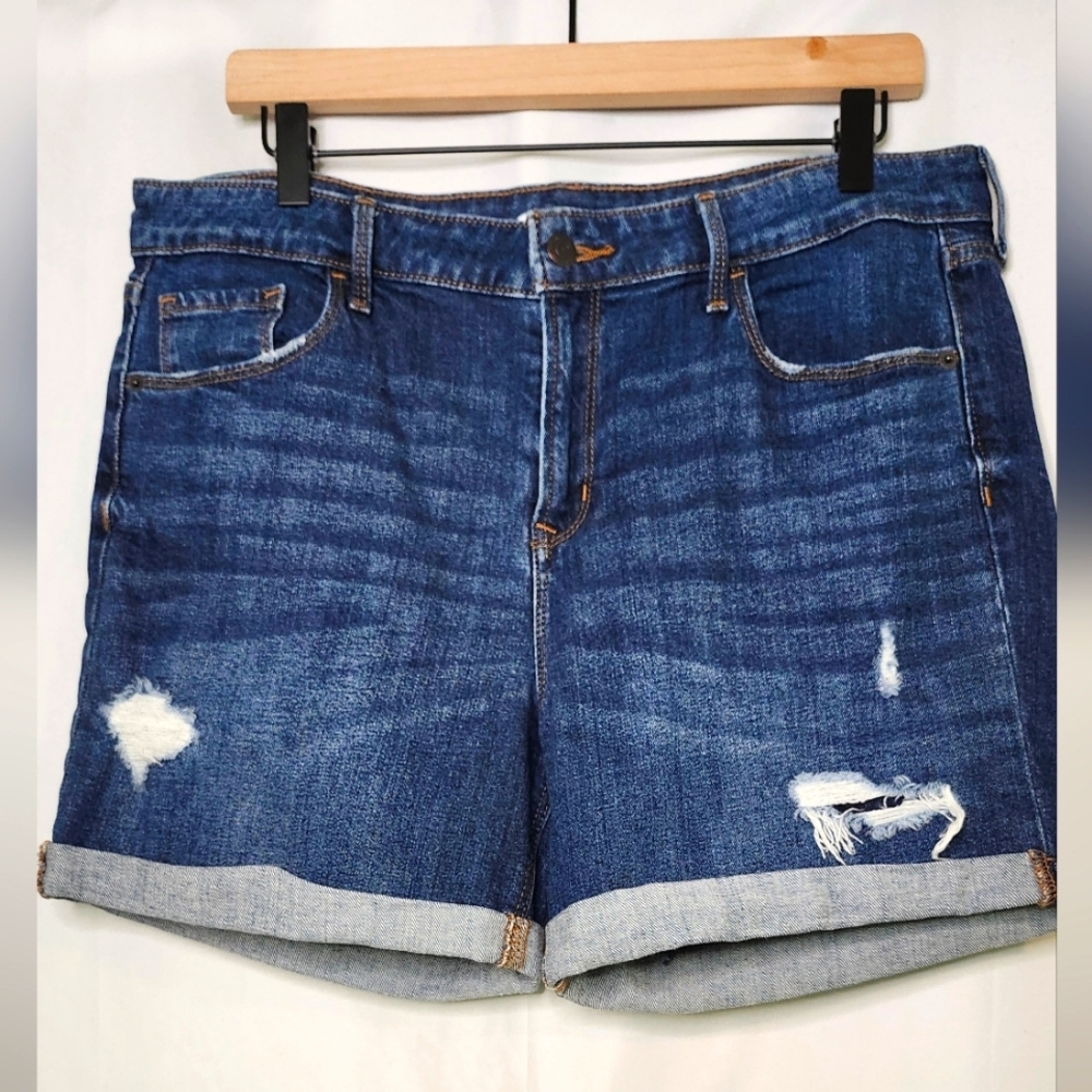 Old Navy Women's Short Size 12 Dark Wash Distressed Roll Cuff Beach Tree Casual